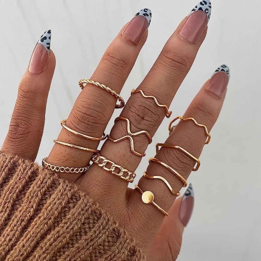 Assorted Stackable Gold Ring Set Women 10 pcs Assorted Ring Size 4.5-8  NWOT